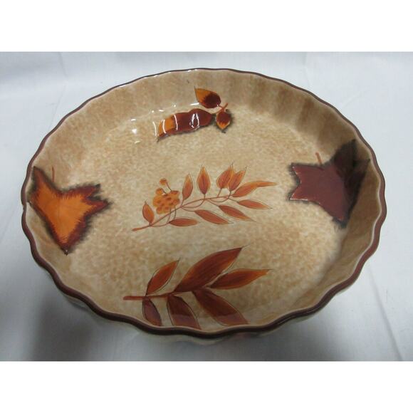Style Eyes by Baum Bros "AUTUMN LEAVES Collection" 9 3/4 inch Round Pie TART Pan - Picture 1 of 4